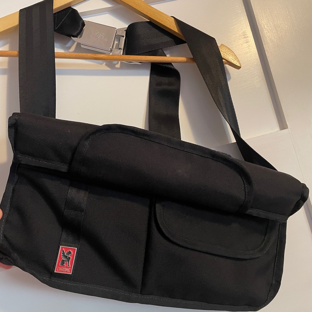 Chrome Industries Small Black Messenger Bag